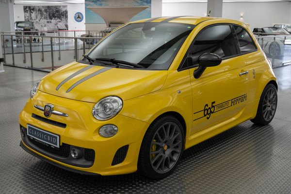 Abarth 695 TRIBUTO FERRARI