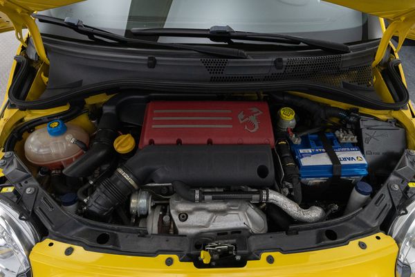 Abarth 695 TRIBUTO FERRARI