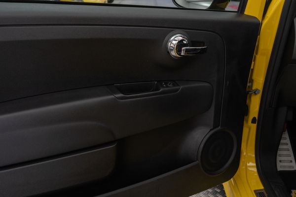 Abarth 695 TRIBUTO FERRARI