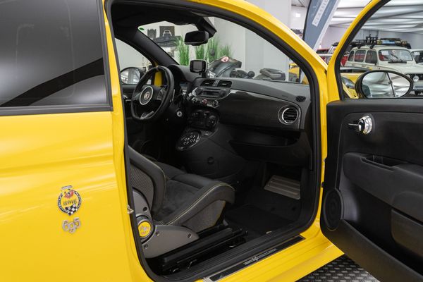 Abarth 695 TRIBUTO FERRARI