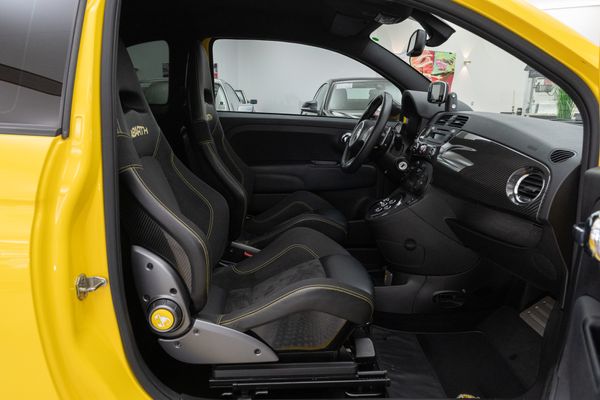 Abarth 695 TRIBUTO FERRARI