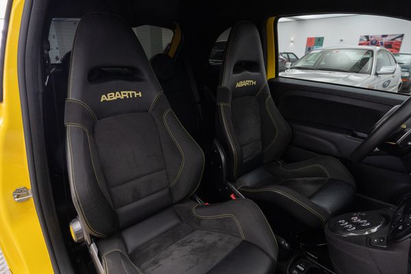 Abarth 695 TRIBUTO FERRARI