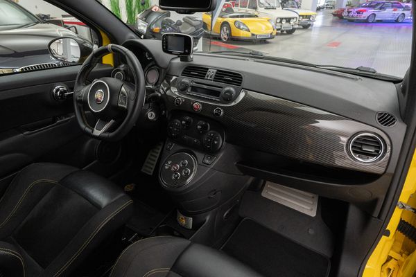Abarth 695 TRIBUTO FERRARI