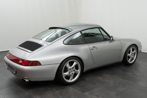 Porsche 911 Carrera (993)