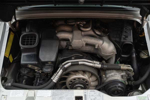 Porsche 911 Carrera (993)