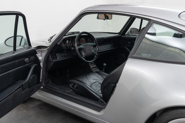 Porsche 911 Carrera (993)