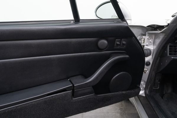 Porsche 911 Carrera (993)