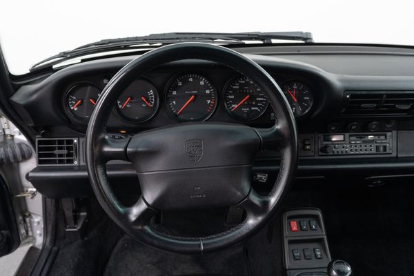 Porsche 911 Carrera (993)