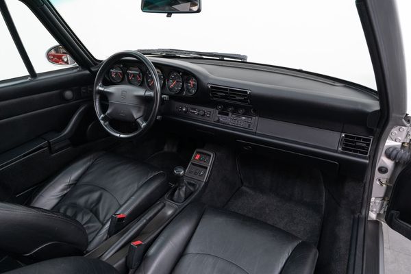 Porsche 911 Carrera (993)