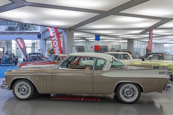 Studebaker Golden Hawk