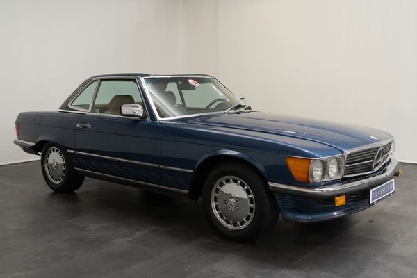 Mercedes-Benz 560 SL (R107)