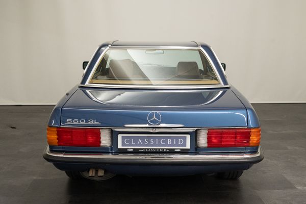 Mercedes-Benz 560 SL (R107)