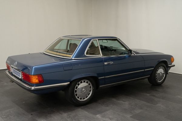 Mercedes-Benz 560 SL (R107)