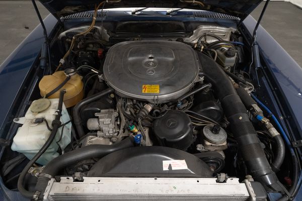 Mercedes-Benz 560 SL (R107)