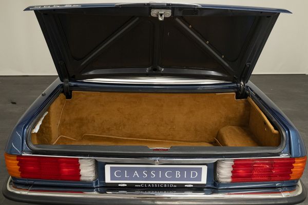 Mercedes-Benz 560 SL (R107)