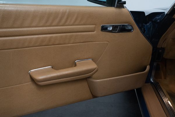 Mercedes-Benz 560 SL (R107)