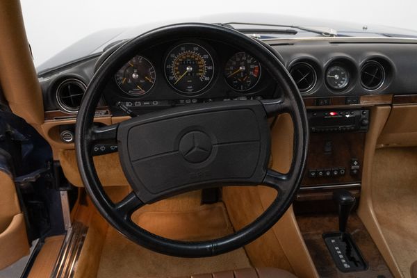 Mercedes-Benz 560 SL (R107)