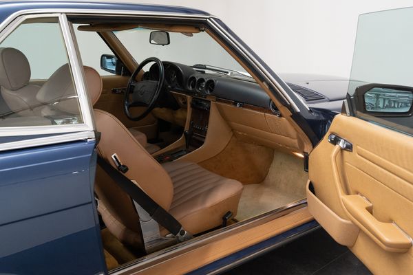Mercedes-Benz 560 SL (R107)