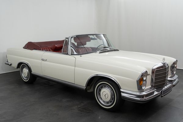 Mercedes-Benz 280 SE (W111)