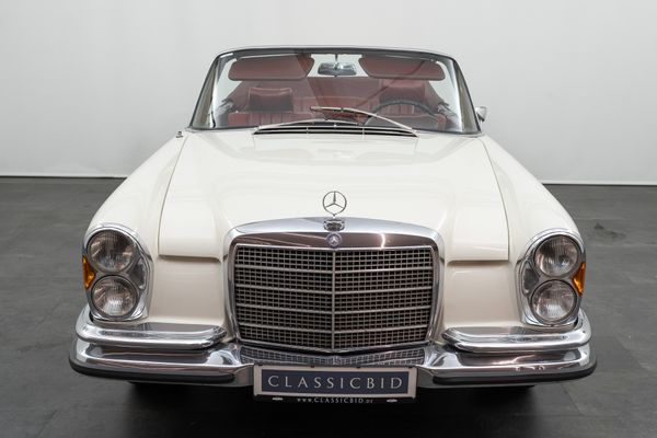 Mercedes-Benz 280 SE (W111)