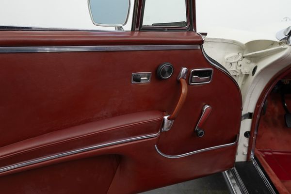 Mercedes-Benz 280 SE (W111)