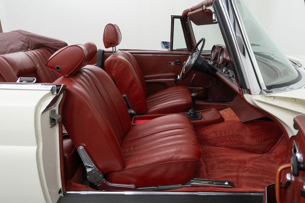 Mercedes-Benz 280 SE (W111)