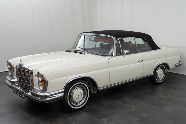 Mercedes-Benz 280 SE (W111)