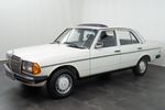 Mercedes-Benz 200 (W123)