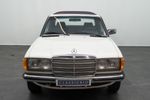 Mercedes-Benz 200 (W123)