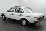Mercedes-Benz 200 (W123)
