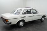 Mercedes-Benz 200 (W123)