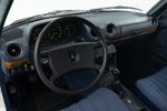 Mercedes-Benz 200 (W123)