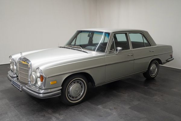 Mercedes-Benz 280 SE / 9 3.5 (W111)