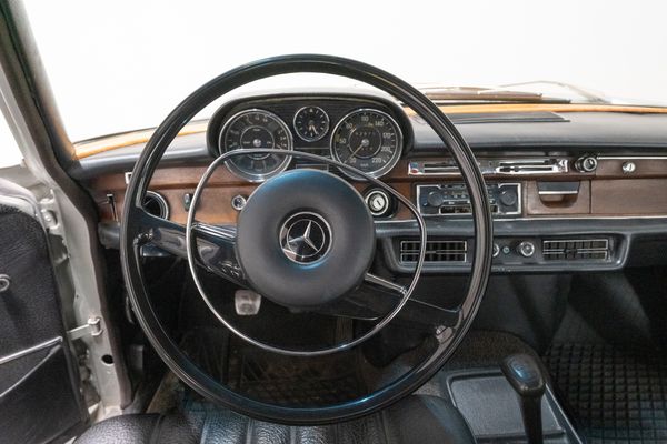 Mercedes-Benz 280 SE / 9 3.5 (W111)