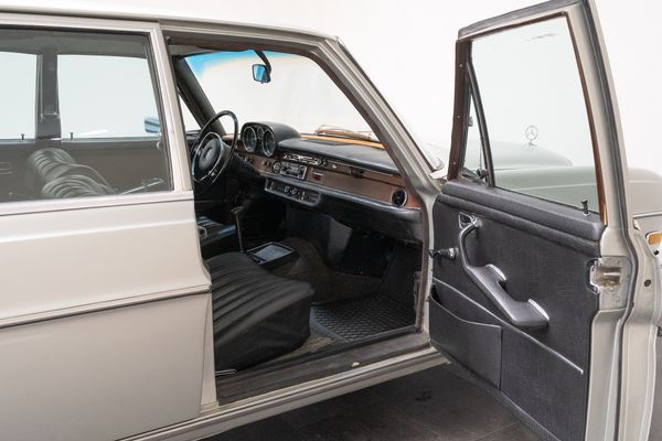 Mercedes-Benz 280 SE / 9 3.5 (W111)