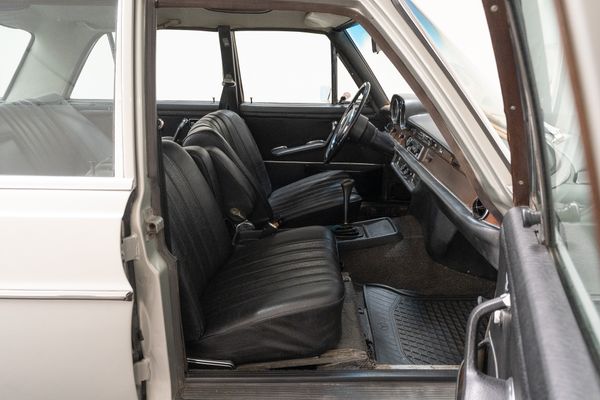 Mercedes-Benz 280 SE / 9 3.5 (W111)