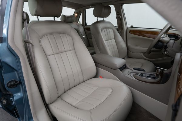 Jaguar XJ8