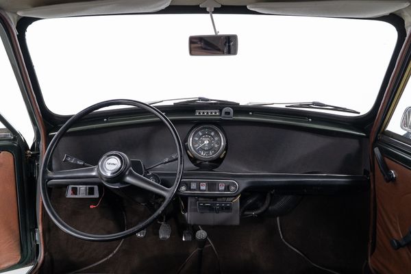 Leyland Mini 850/2