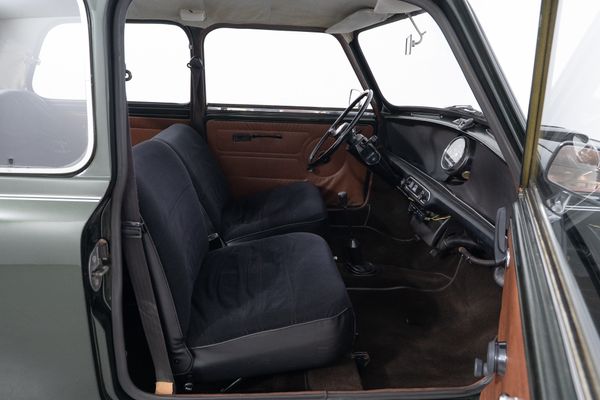 Leyland Mini 850/2