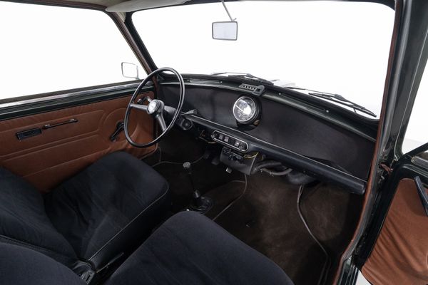 Leyland Mini 850/2