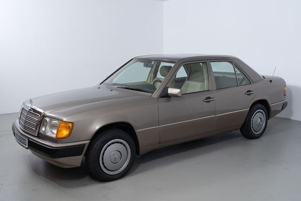 Mercedes-Benz 200 (W124)