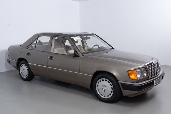 Mercedes-Benz E 260 Automatik