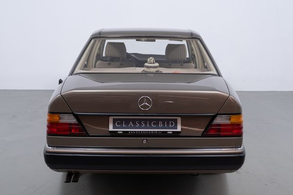 Mercedes-Benz E 260 Automatik