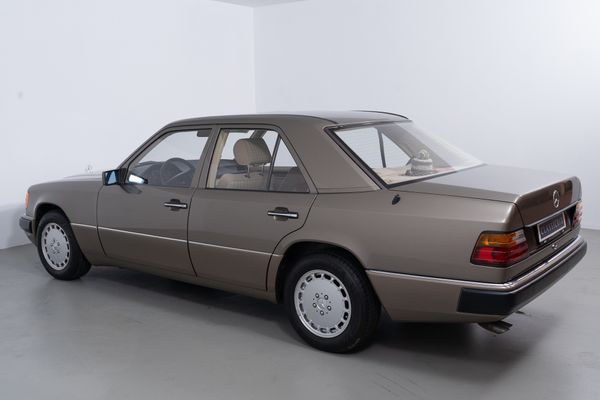 Mercedes-Benz E 260 Automatik