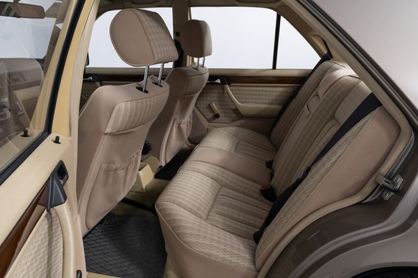 Mercedes-Benz E 260 Automatik