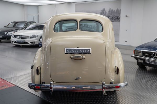 Packard Six (1700) Touring Sedan