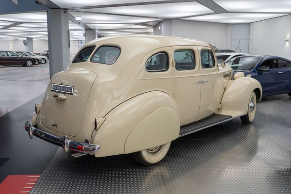Packard Six (1700) Touring Sedan