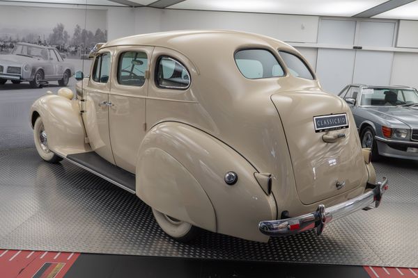 Packard Six (1700) Touring Sedan