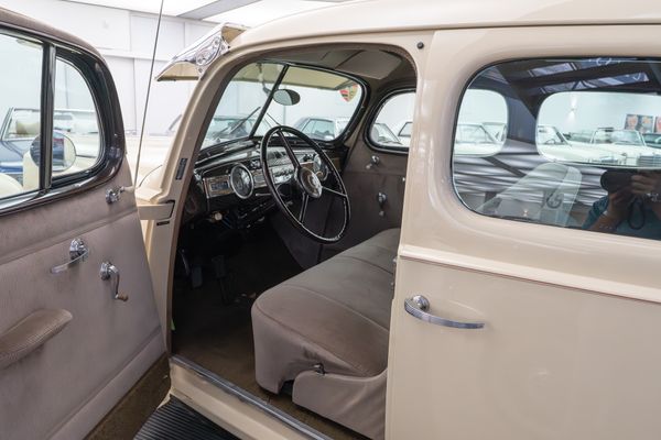 Packard Six (1700) Touring Sedan