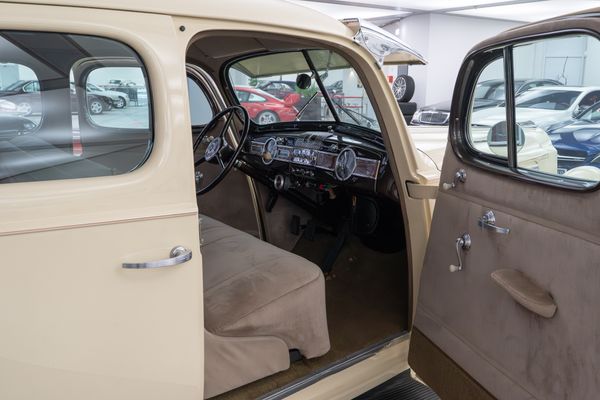 Packard Six (1700) Touring Sedan